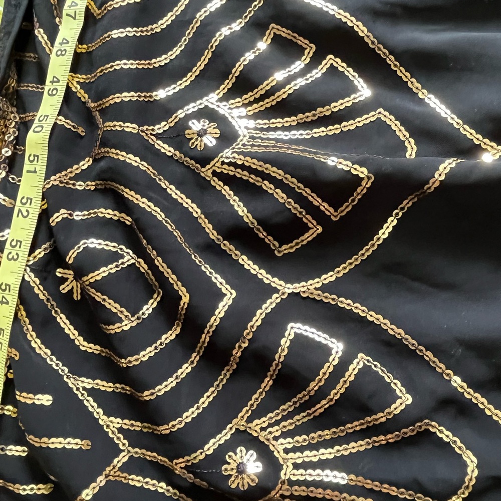 This is  new beautiful Bollywood Lehnga choli with duppata and belt.